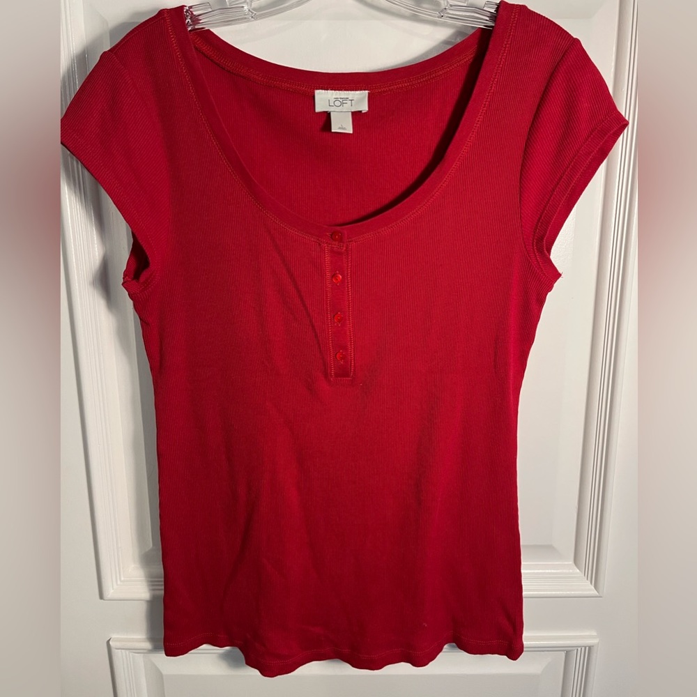 Loft - Cap-sleeve Scoop-neck Henley Tee - Red - Size Large - EUC